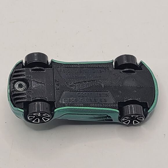 2011 HOT WHEELS ASTON MARTIN EXOTICS SERIES ONE-77 DIECAST CAR 1/64 Green - Picture 5 of 5